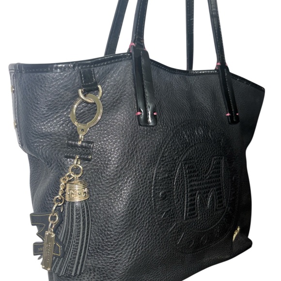 MetroCity Black Tote - Picture 3 of 9
